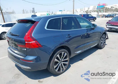 2023 Volvo Xc60 B5 Ultimate Bright Theme z USA, uszkodzony, nr VIN YV4L12DA8P1226720